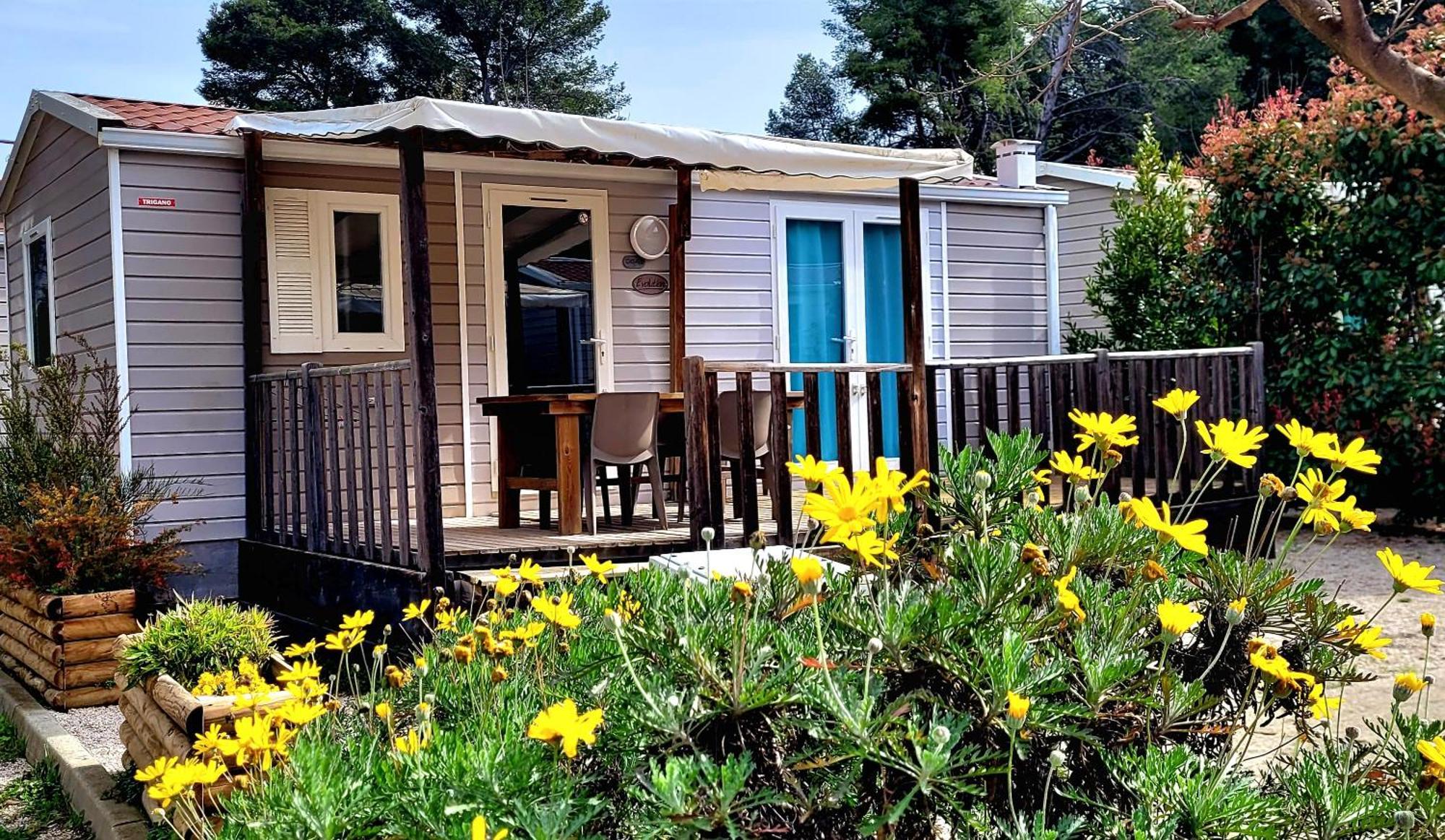 Camping Aux Portes De Cassis Roquefort-la-Bedoule Εξωτερικό φωτογραφία